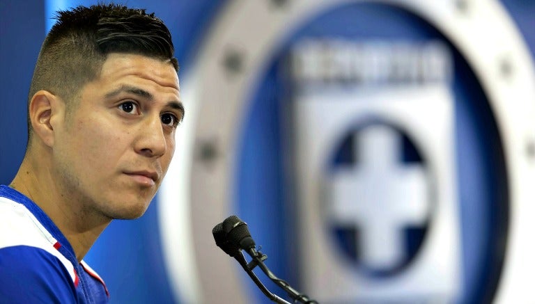 Jonathan Cristaldo durante la rueda de prensa del Cruz Azul