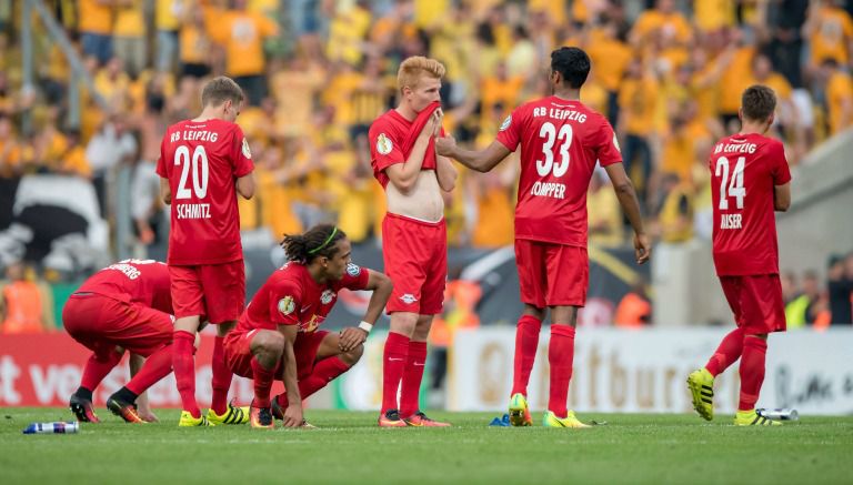 Jugadores del Leipzig tras la eliminación de la Copa Alemana