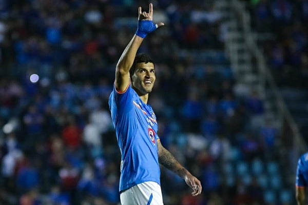 El Maza celebra un gol anotado con La Máquina