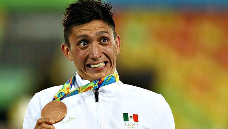 Ismael Hernández celebrando su medalla de bronce en Río 2016