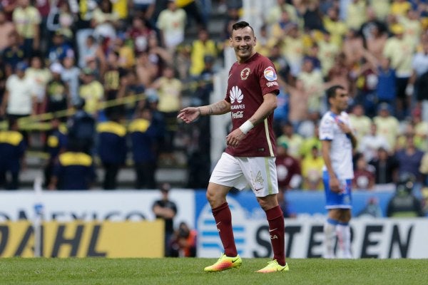 Sambueza se va del campo tras ser expulsado en el juego contra Puebla