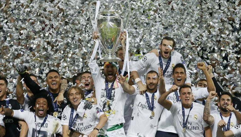 Sergio Ramos levanta trofeo de Campeón de Champions League