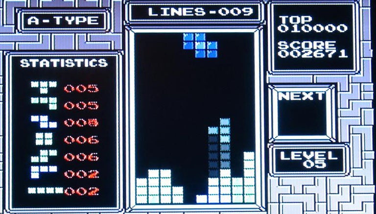 Tetris salió al mercado en 1984 y se volvió un éxito mundial en las consolas NES y GameBoy de Nintendo