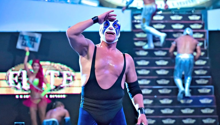 Atlantis durante una función de Lucha Libre Liga Elite