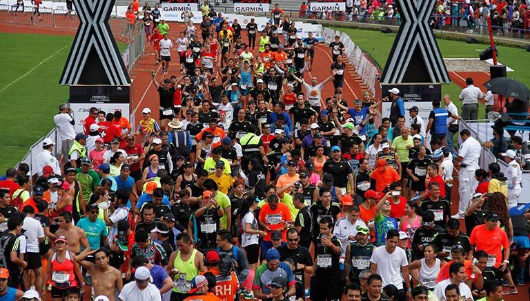 Corredores durante el Maratón de la CDMX 2015