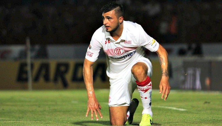 Enrique Triverio en el partido contra el Veracruz