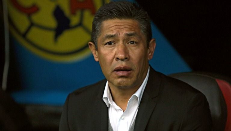 El entrenador americanista, Ignacio Ambríz, durante el Clásico Nacional