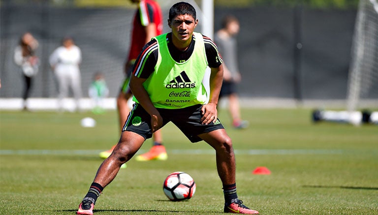 Cándido Ramírez durante el entrenamiento de la selección nacional de México 