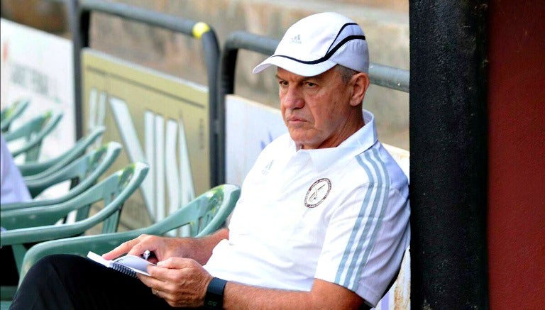 Javier Aguirre durante un entrenamiento con el Al-Wahda