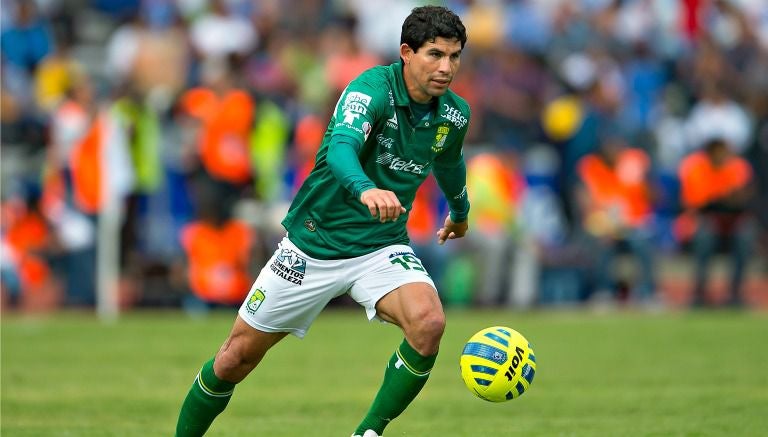 Jonny Magallón, durante un partido con León en 2015