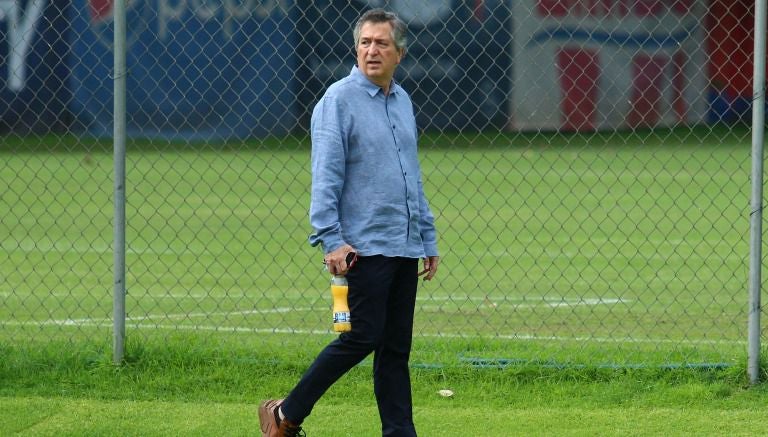 Jorge Vergara, durante un entrenamiento de las Chivas