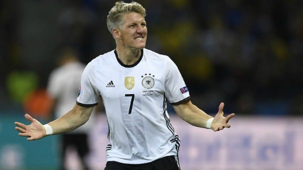 Bastian Schweinsteiger celebrando un gol con su Selección