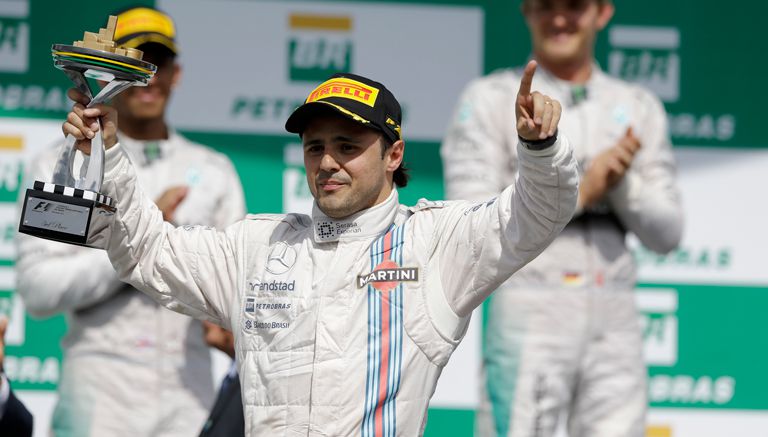 Felipe Massa celebra en el podio del GP de Brasil en 2014