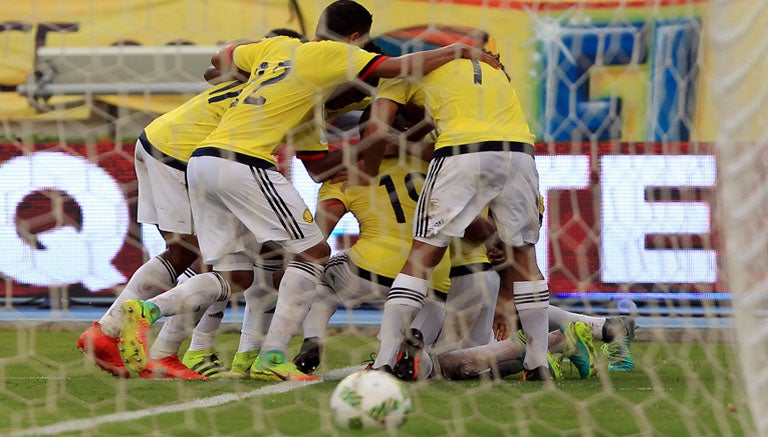 Colombia celebra gol frente a Venezuela