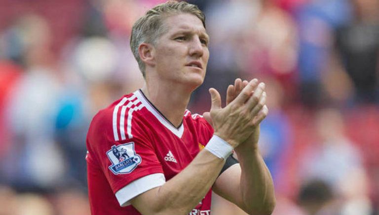 Schweinsteiger aplaude a la tribuna