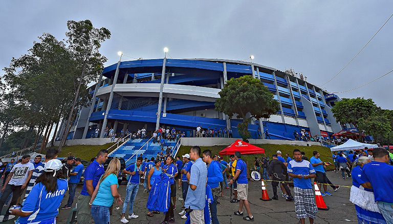 Así lucía el Cuscatlán a pocas horas de arrancar el partido