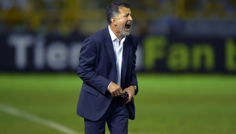 Juan Carlos Osorio durante el partido del Tri