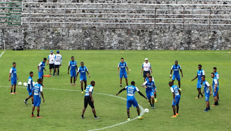 Jugadores de la Selección de Honduras, durante practica en Xochitepec, Morelos