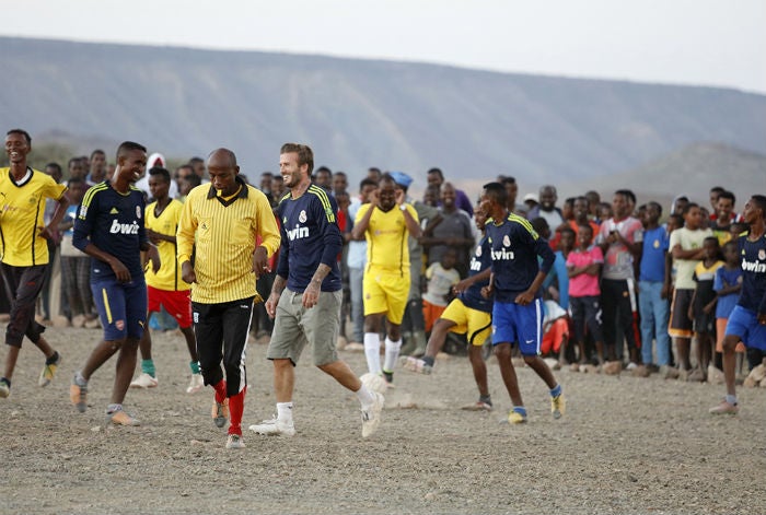 Becks muestra su talento en África