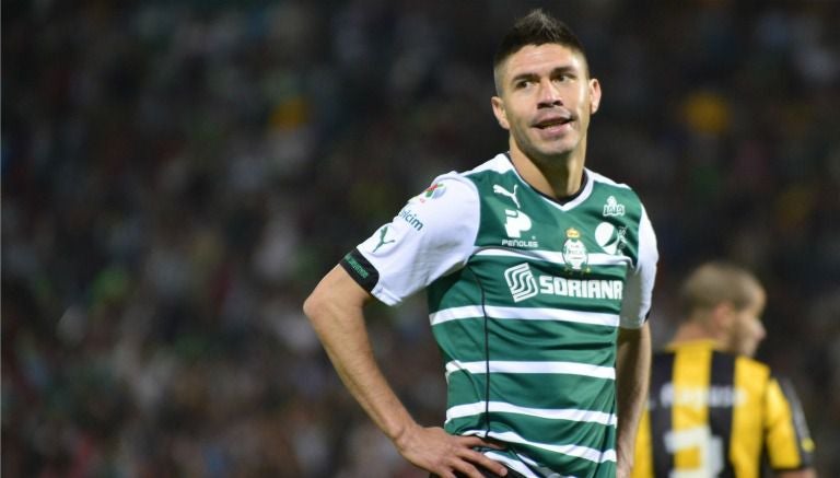 Oribe Peralta, durante un juego con Santos Laguna en 2014