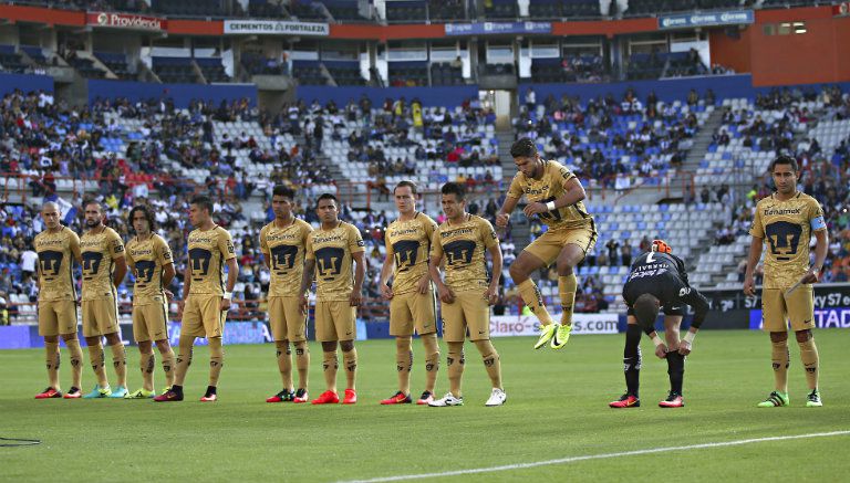 Jugadores de Pumas, previo a un partido