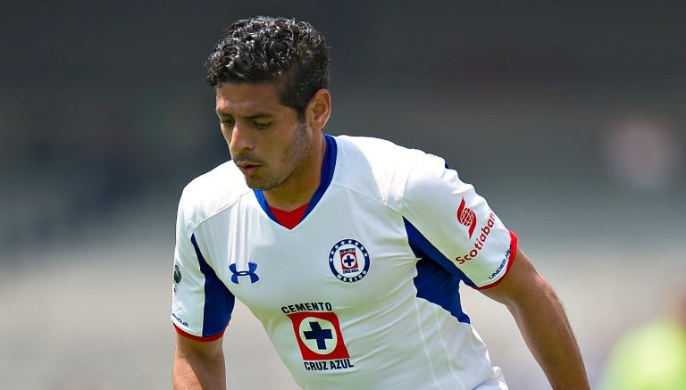 Alejandro Vela en un partido de Cruz Azul