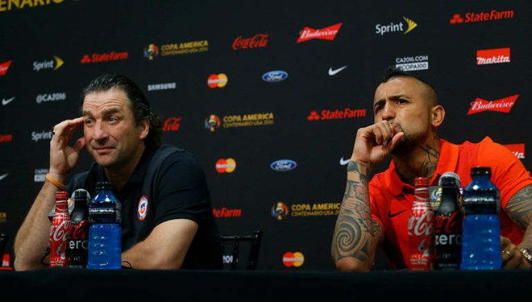 Vidal y Pizzi en conferencia de prensa