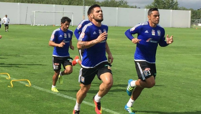 Andy Delort entrena por primera vez con los Tigres