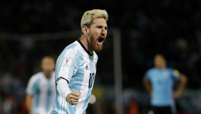 Lionel Messi festeja un gol con Argentina