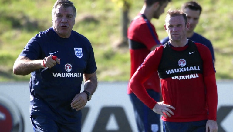 Rooney realiza un entrenamiento con Inglaterra en Fecha FIFA