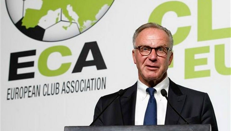 Karl-Heinz Rummenigge, director de la ACE, habla en la asamblea general 