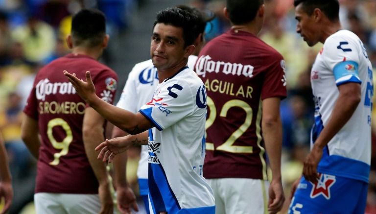 Hobbit Bermúdez, durante el partido entre América y Puebla del A2016