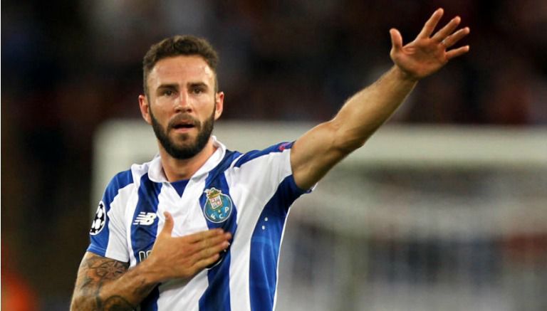 Layún, durante un partido de la Champions con el Porto