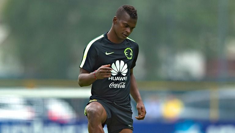 Quintero en un entrenamiento del América