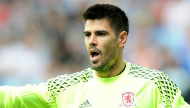 Victor Valdés en un partido con el Middlesbrough