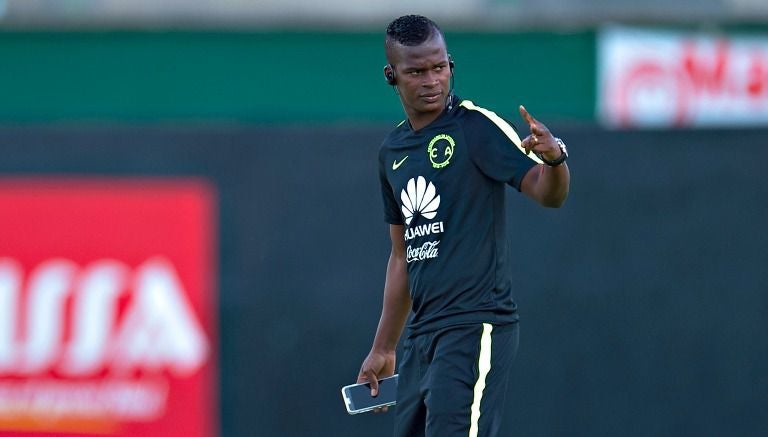 Darwin Quintero en entrenamiento del América