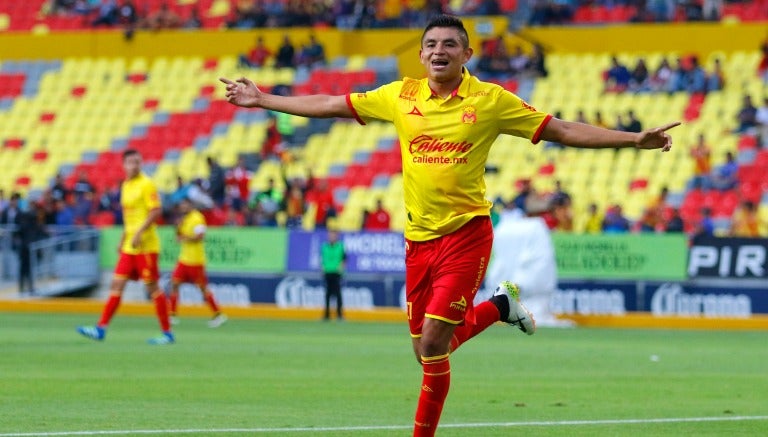 Sansores festeja un gol con Monarcas