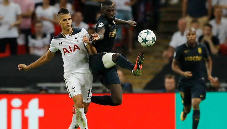 Bakayoko se interpone entre Lamela y el balón