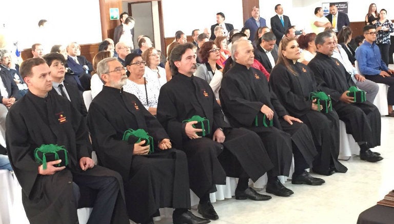 Guillermo Álvarez es distinguido como Doctor Honoris Causa