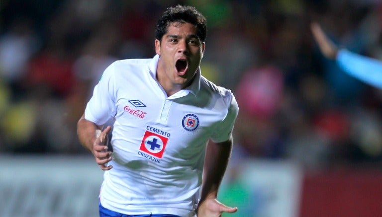 Javier Orozco celebra un gol con La Máquina