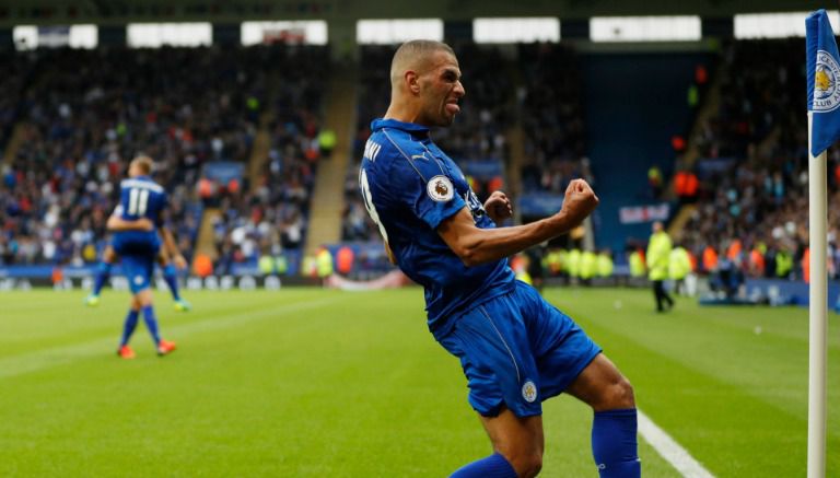 Slimani celebra uno de sus goles frente al Burnley