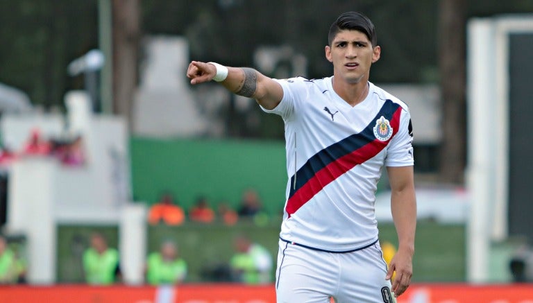 Alan Pulido tras marcar su gol con Chivas