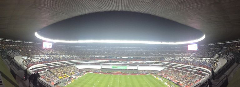 Imagen panorámica del Azteca durante el partido contra León