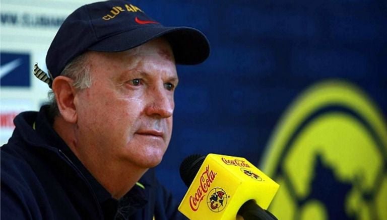 Lapuente en sus épocas como entrenador del América