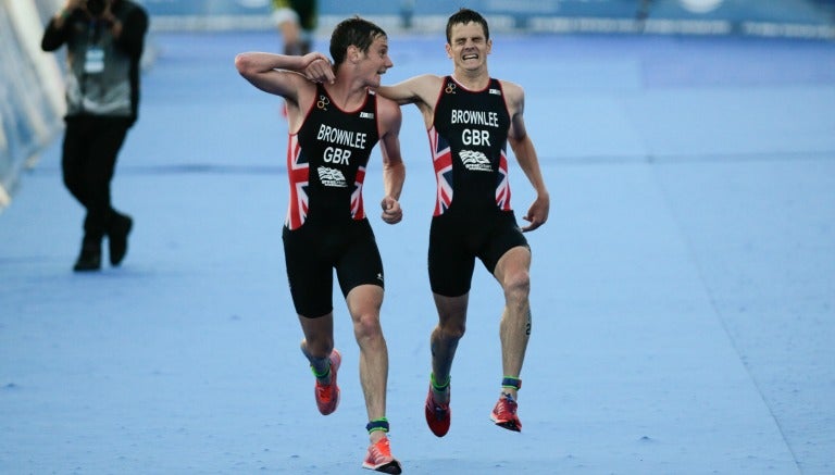 Hermanos Brownlee de Gran Bretaña en el Mundial de Triatlón