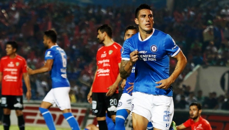 Enzo Roco celebra su gol frente a Chiapas