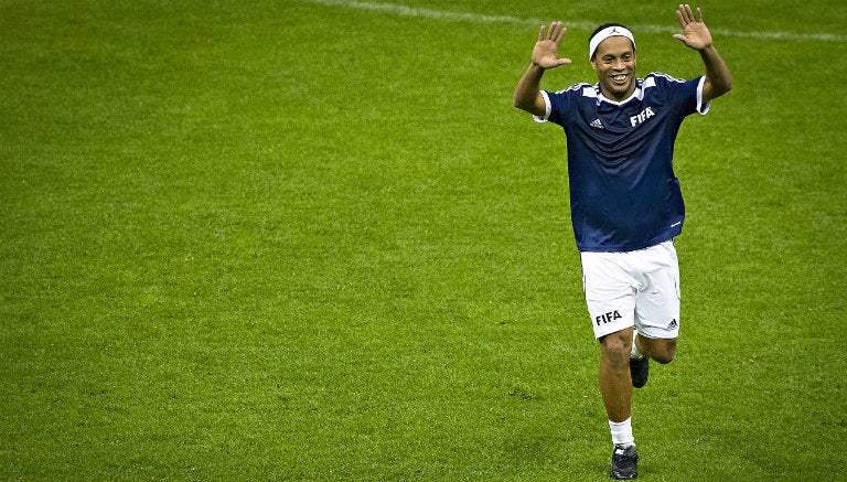 Ronaldinho, durante partido de Leyendas 