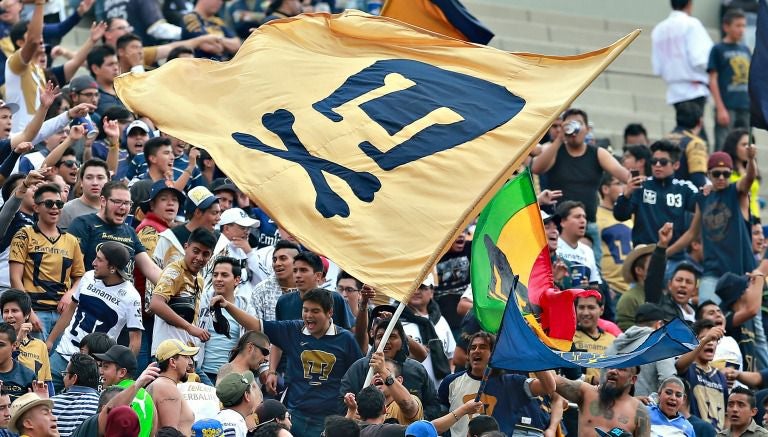 La Rebel durante un partido de los Pumas