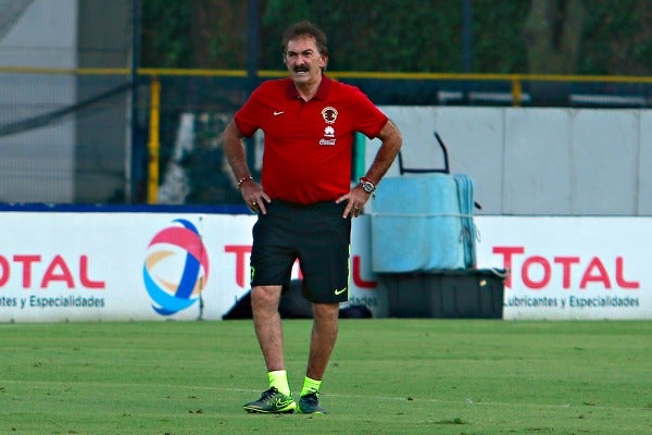 La Volpe en su primer entrenamiento con América