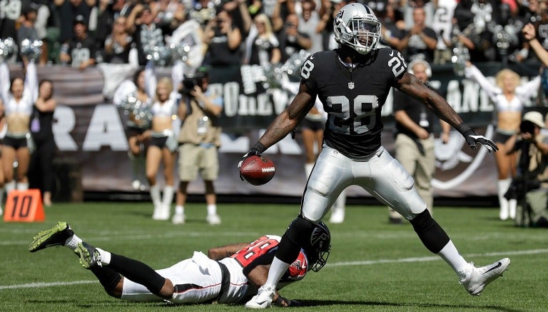 Latavius Murray celebra un TD contra Atlanta